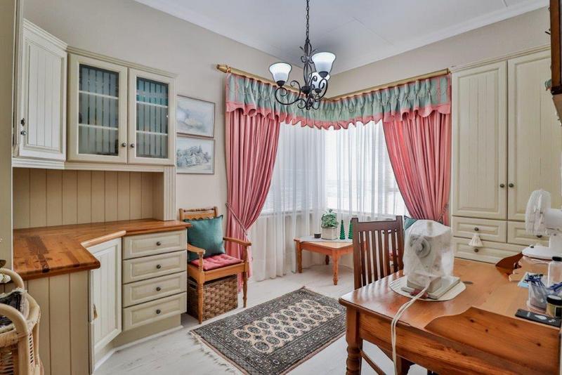 4 Bedroom Property for Sale in Stilbaai Wes Western Cape